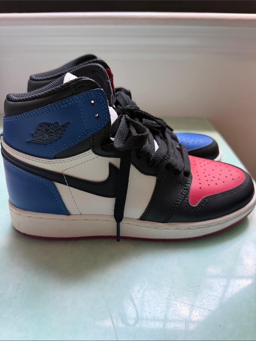 Nike Air Jordan 1 High Top - Red/Blue/Black/White